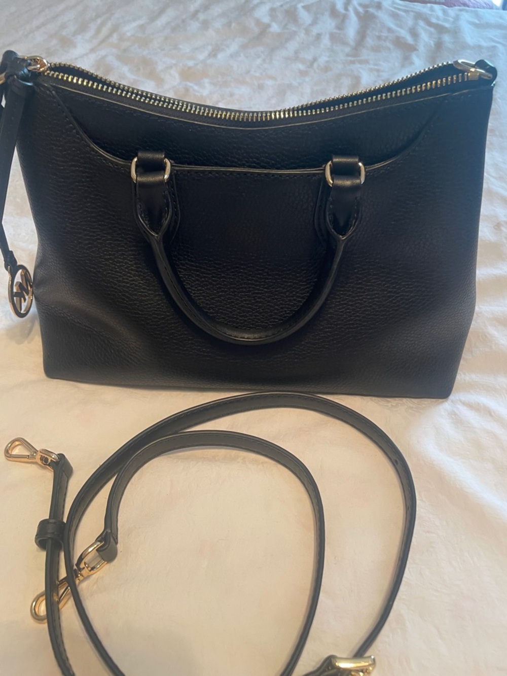 Michael Kors Black Pebbled Leather Satchel with Gold Hardware w/detachable strap - Picture 4 of 6